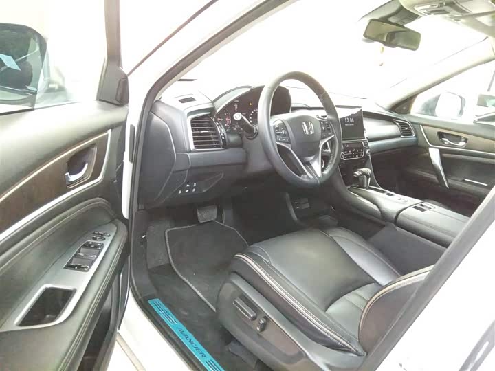 Фото 16 - Honda Avancier