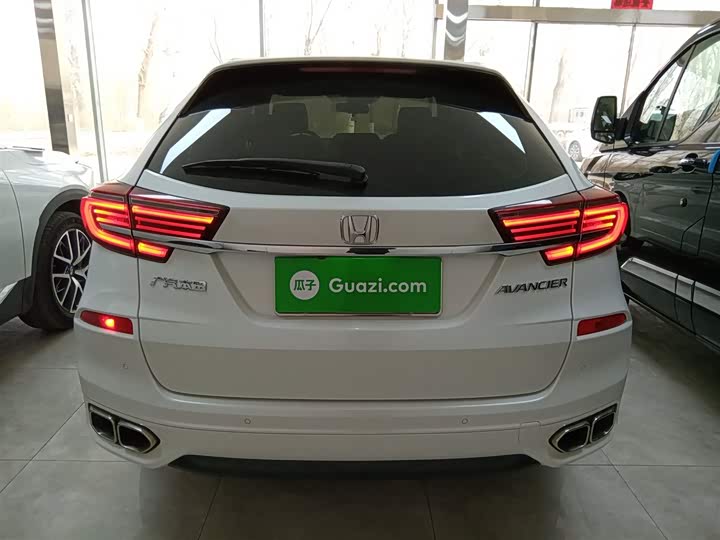 Фото 6 - Honda Avancier