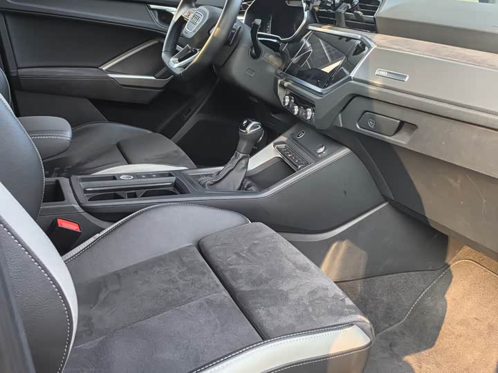 Фото 6 - Audi Q3