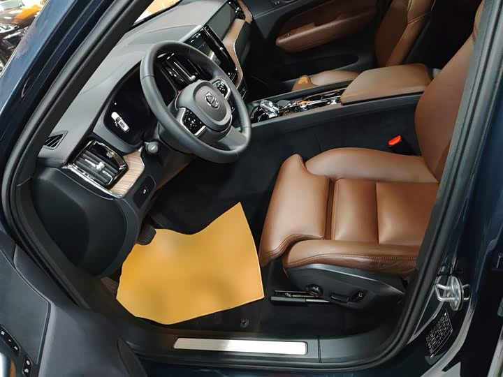 Фото 15 - Volvo XC60