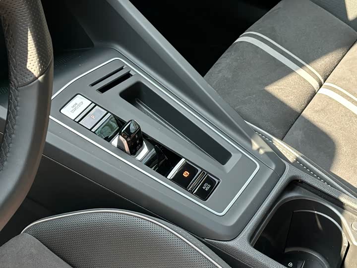 Фото 11 - Volkswagen Golf