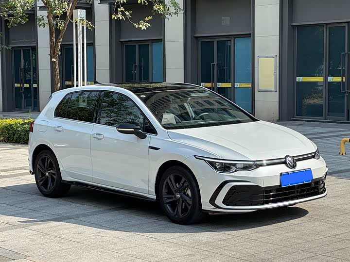 Фото 3 - Volkswagen Golf