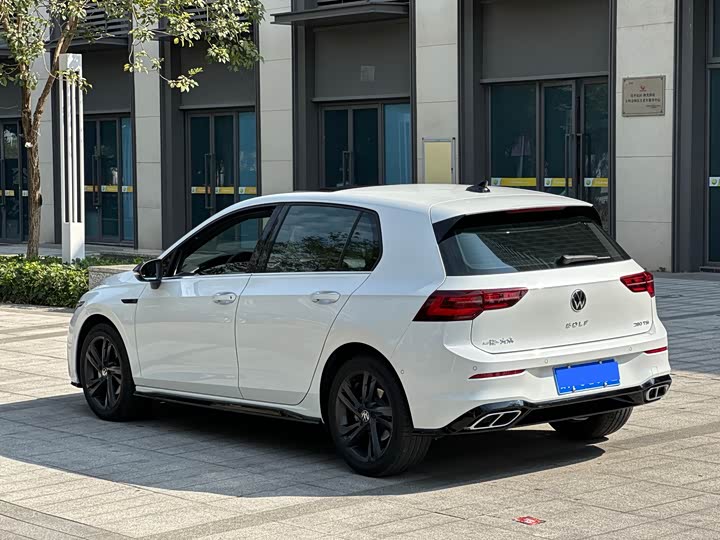 Фото 6 - Volkswagen Golf