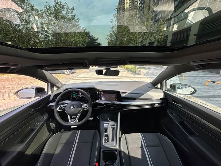 Фото 9 - Volkswagen Golf