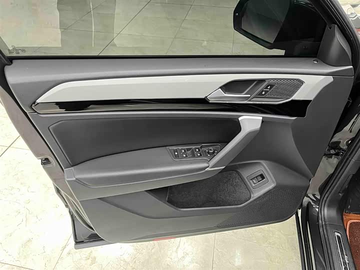 Фото 10 - Volkswagen Tayron