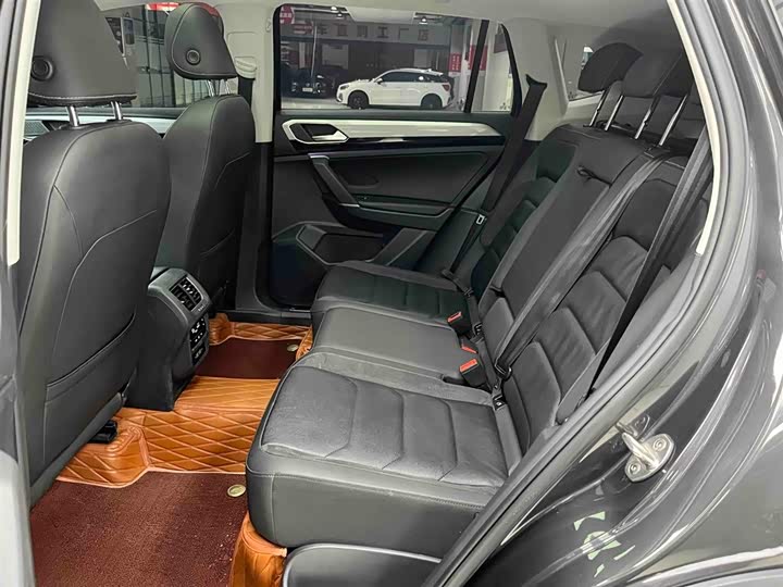 Фото 14 - Volkswagen Tayron