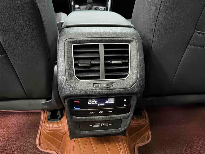 Фото 15 - Volkswagen Tayron