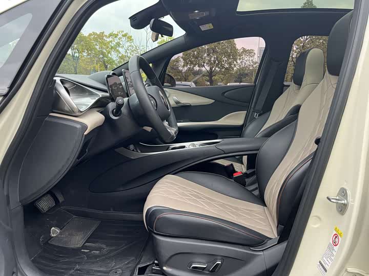 Фото 14 - BYD Dolphin