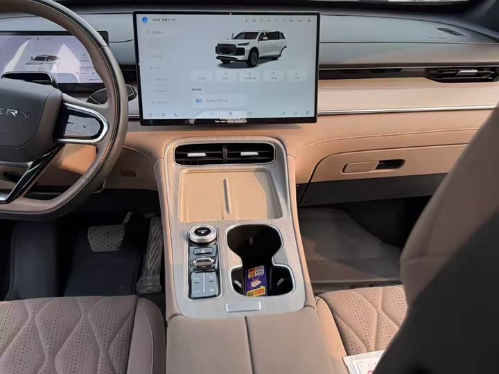 Фото 13 - Chery Tiggo 8 Plus C-DM