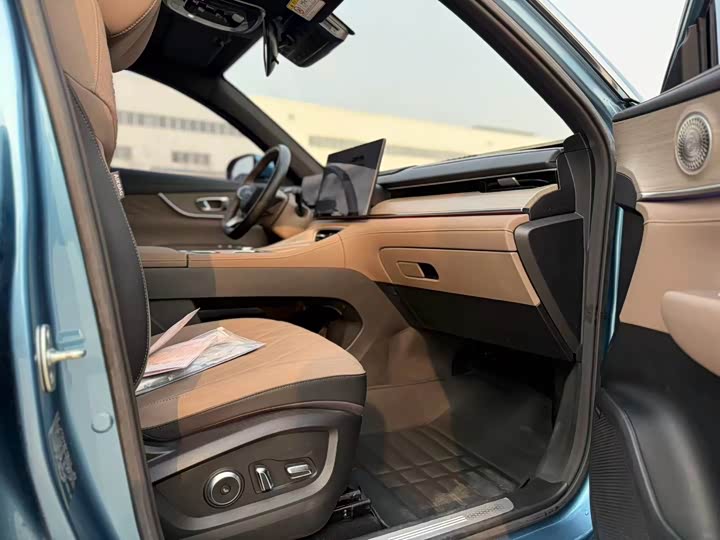 Фото 16 - Chery Tiggo 8 Plus C-DM