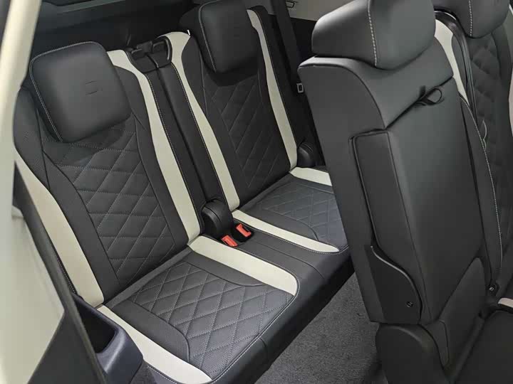 Фото 11 - Volkswagen ID.6 Crozz