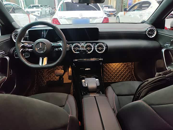 Фото 10 - Mercedes-Benz A-Class