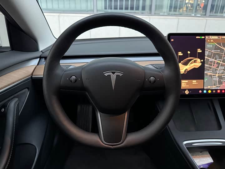 Фото 11 - Tesla Model 3