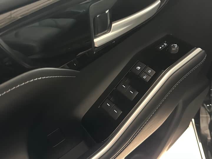 Фото 17 - Toyota Highlander