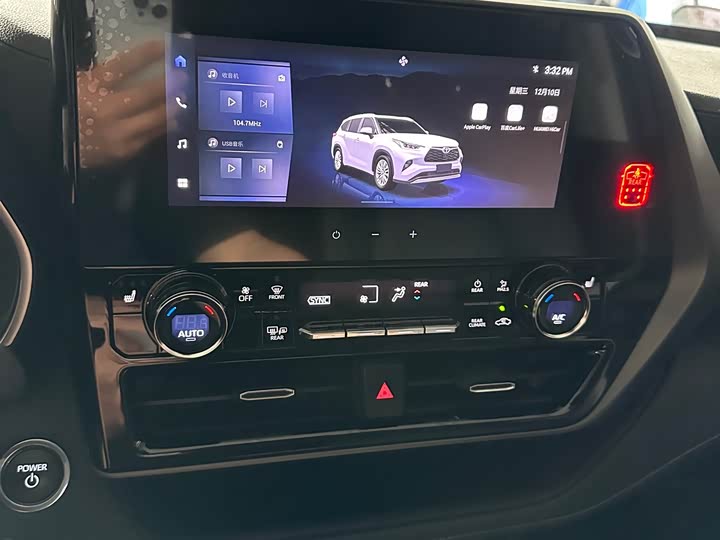 Фото 22 - Toyota Highlander