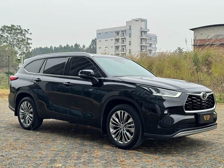 Фото 3 - Toyota Highlander