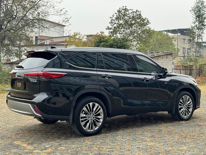 Фото 4 - Toyota Highlander