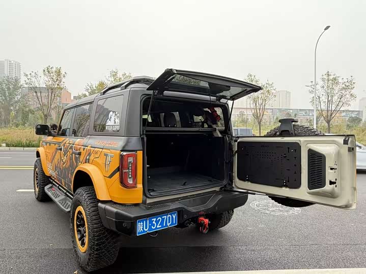 Фото 14 - Ford Bronco