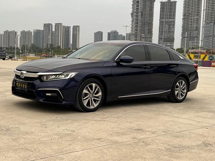 Фото 1 - Honda Inspire