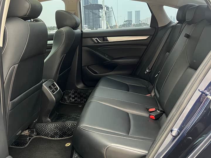 Фото 10 - Honda Inspire