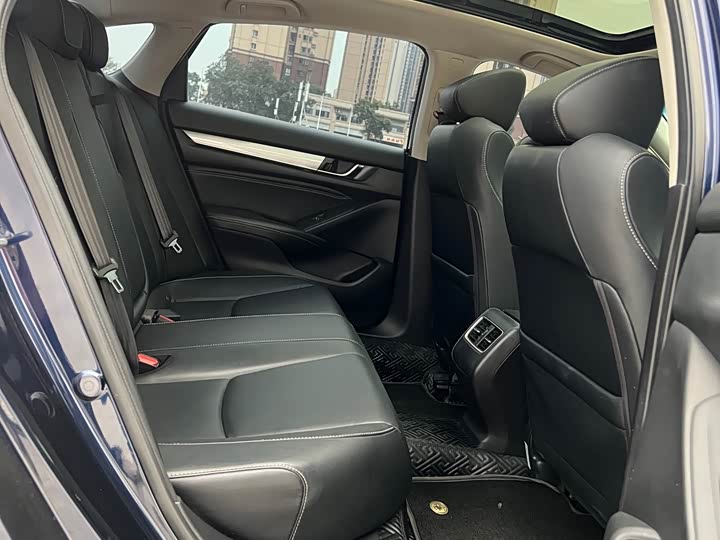 Фото 11 - Honda Inspire