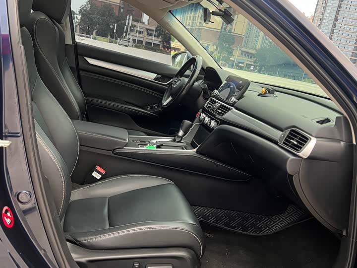 Фото 12 - Honda Inspire