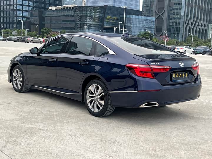 Фото 4 - Honda Inspire