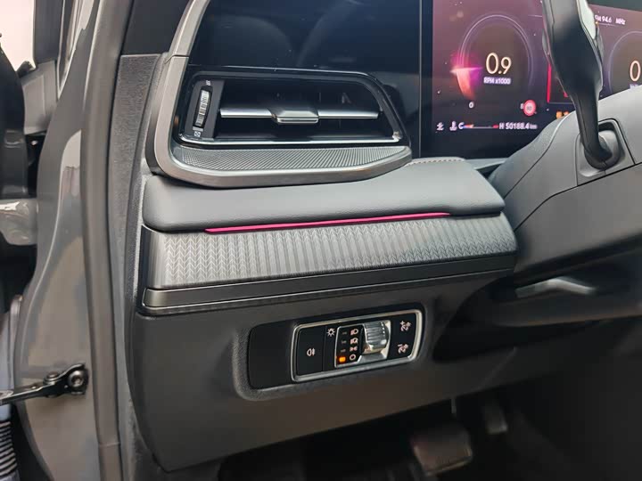 Фото 24 - Lincoln Z (Zephyr)