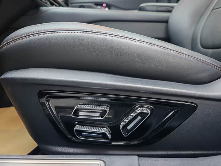 Фото 25 - Lincoln Z (Zephyr)