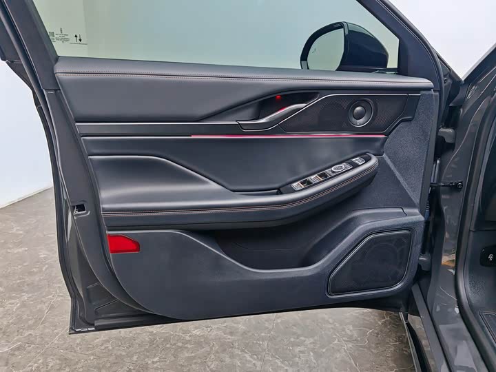 Фото 27 - Lincoln Z (Zephyr)