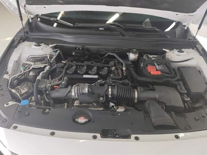 Фото 10 - Honda Accord