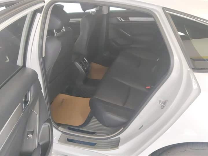 Фото 11 - Honda Accord