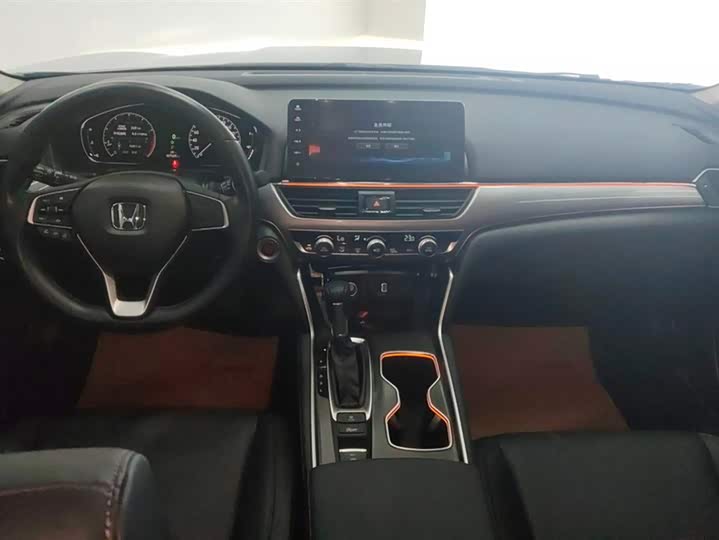 Фото 12 - Honda Accord