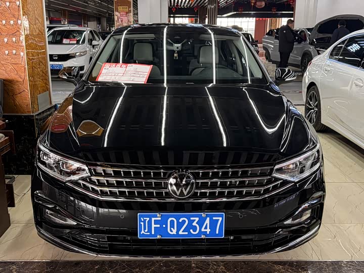 Фото 1 - Volkswagen Magotan