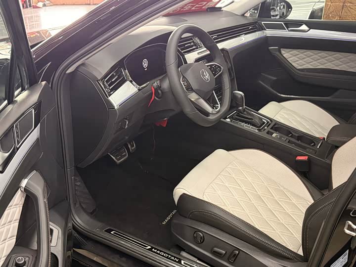 Фото 3 - Volkswagen Magotan