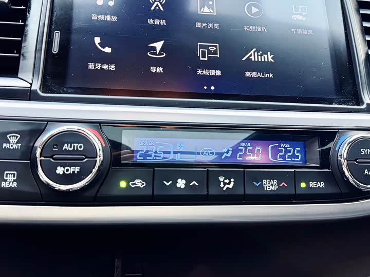 Фото 2 - Toyota Highlander