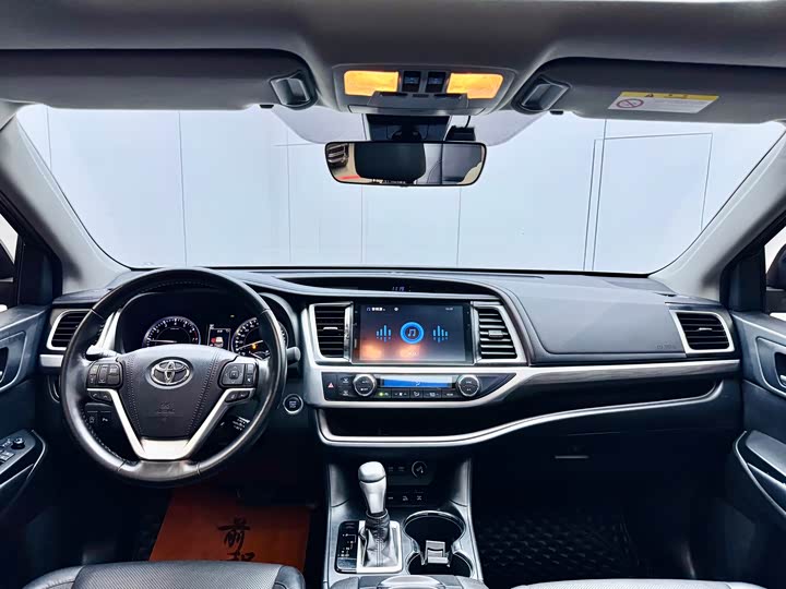 Фото 6 - Toyota Highlander