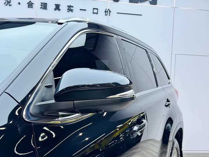 Фото 8 - Toyota Highlander