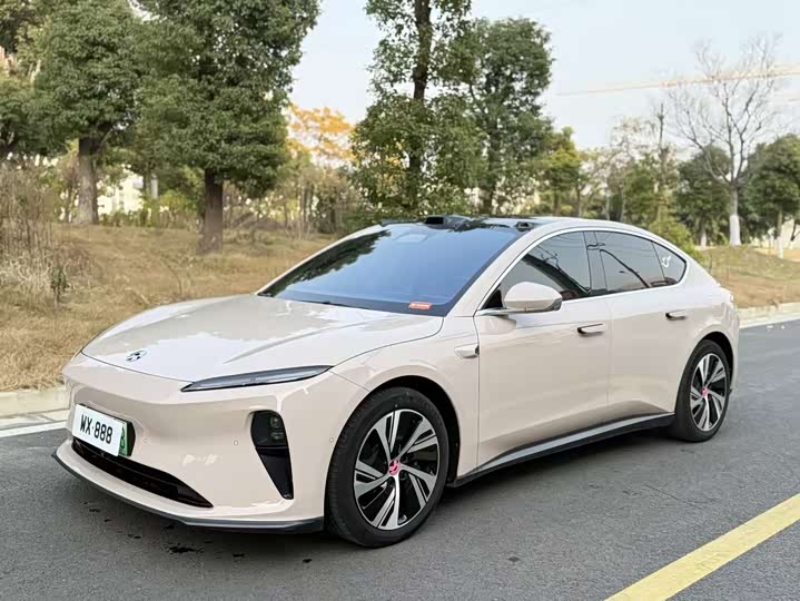 Фото 1 - Nio ET5