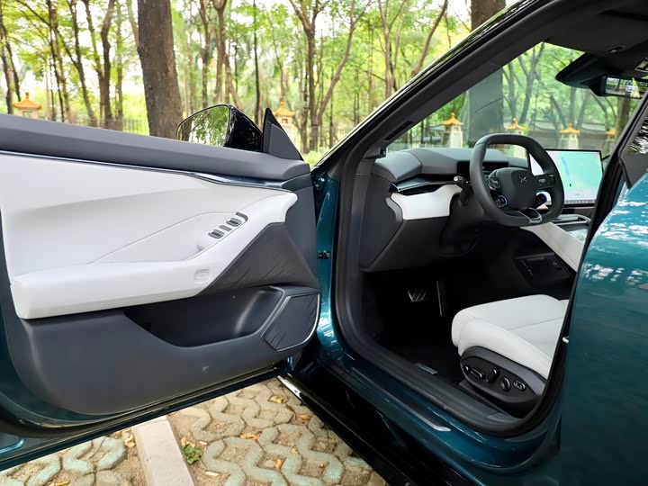 Фото 12 - XPeng P7