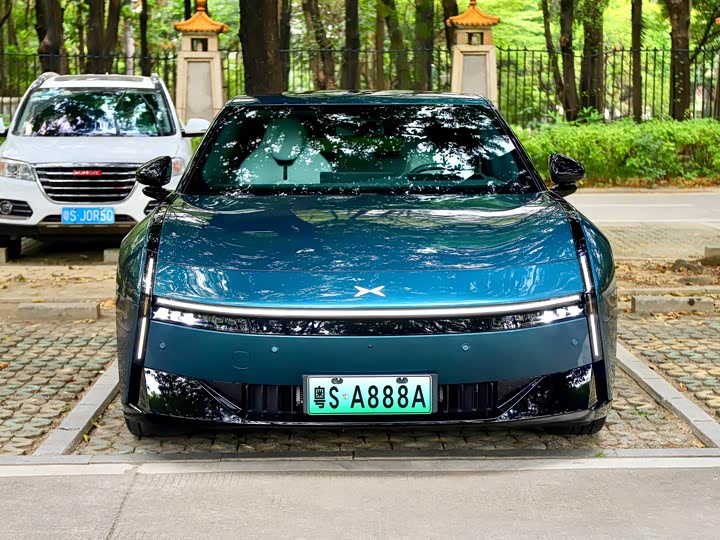 Фото 2 - XPeng P7