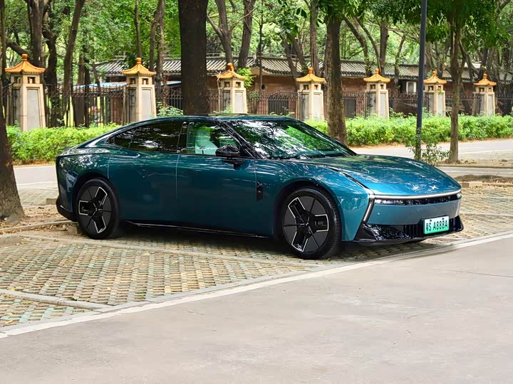 Фото 3 - XPeng P7