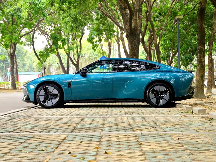 Фото 4 - XPeng P7