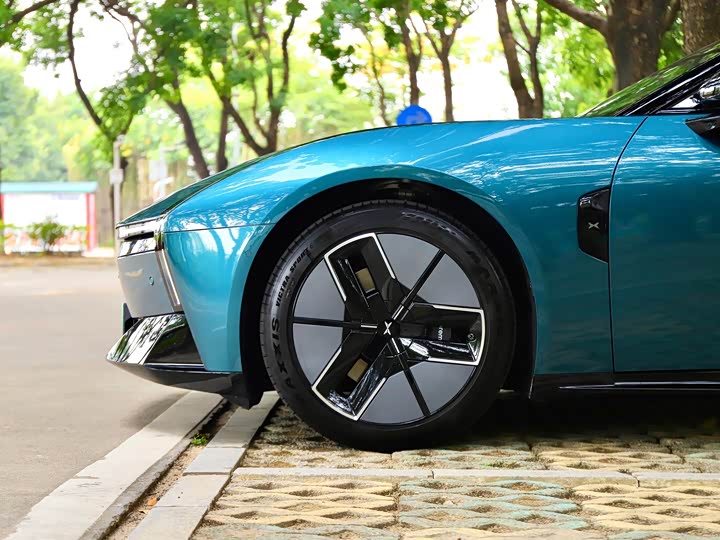 Фото 9 - XPeng P7