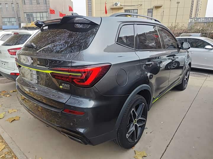 Фото 7 - Roewe RX5 Hybrid