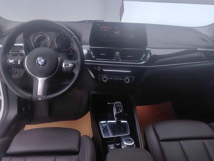 Фото 12 - BMW 1 Series