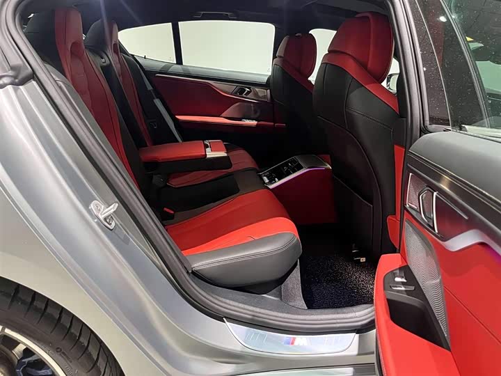 Фото 10 - BMW 8 Series