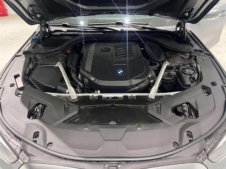 Фото 13 - BMW 8 Series