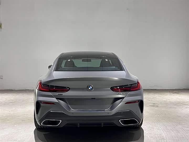 Фото 3 - BMW 8 Series