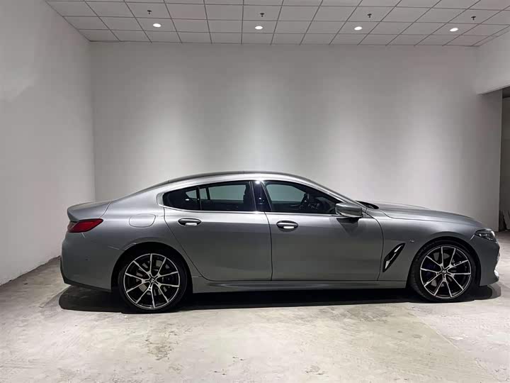 Фото 4 - BMW 8 Series